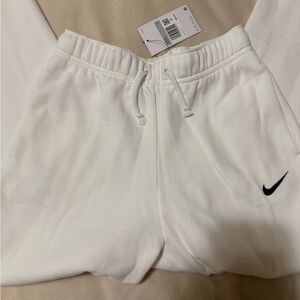 Nike Sportswear Sweatpants - NWT